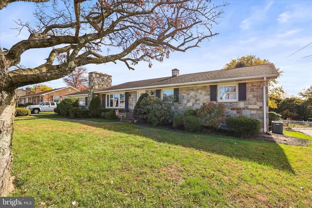 4050 Grandview Road photo 1