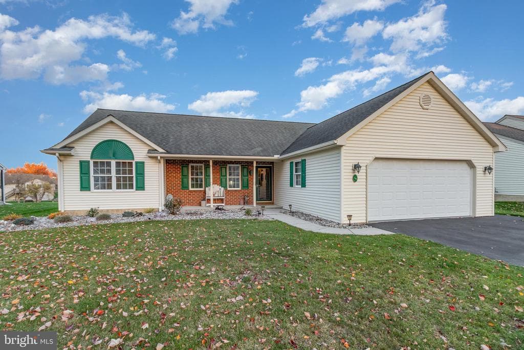 14 Bower Drive photo 1