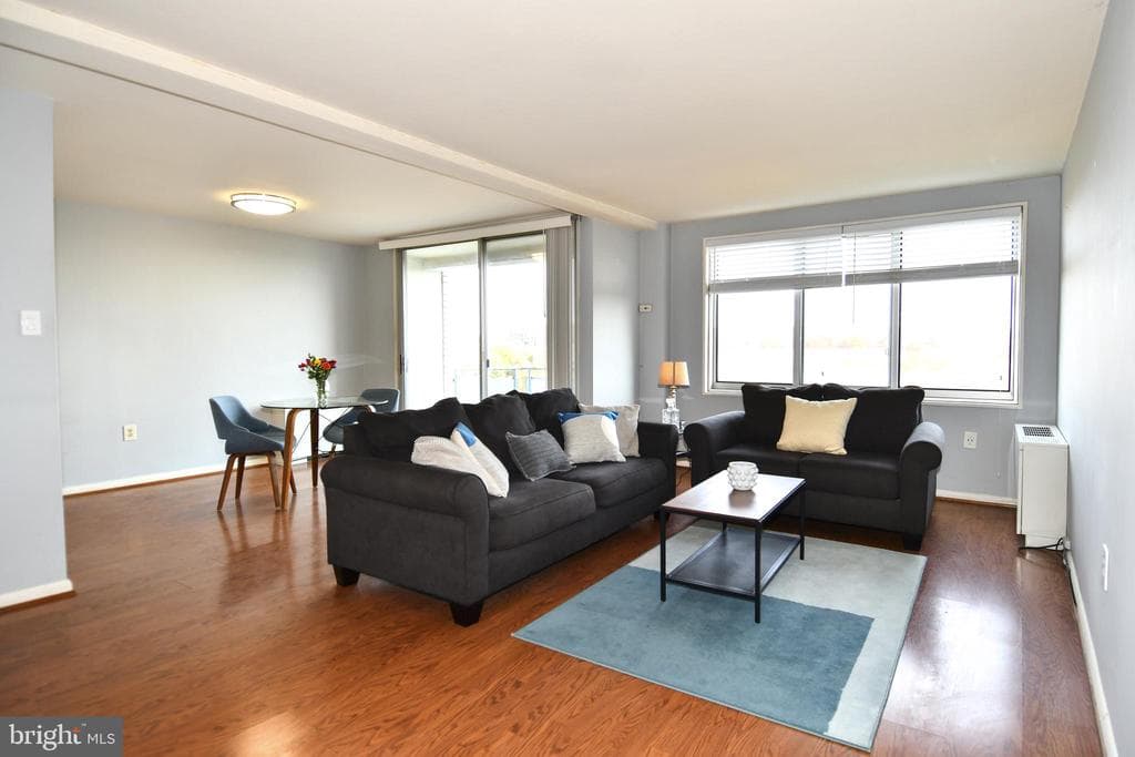 10201 Grosvenor Place #1015 photo 1