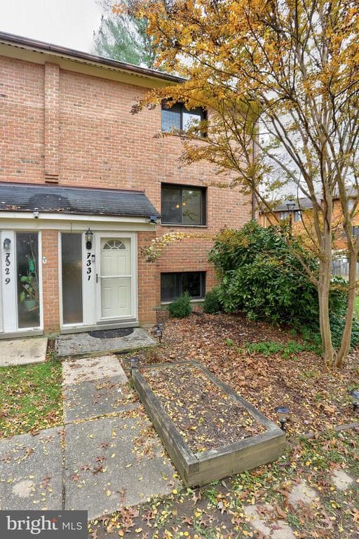 7331 Kerry Hill Court photo 1