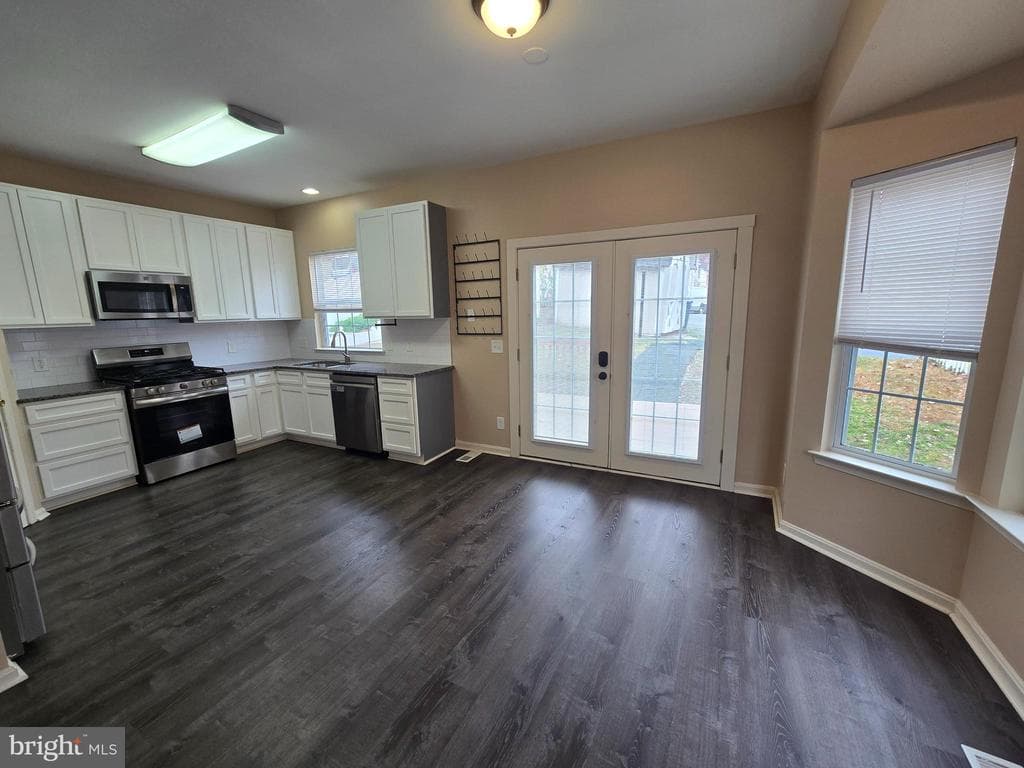 6716 Cozy Lane photo 1