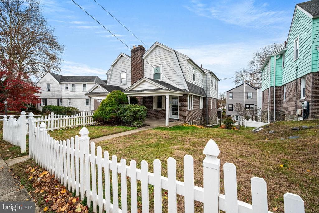2222 Bryn Mawr Avenue photo 1