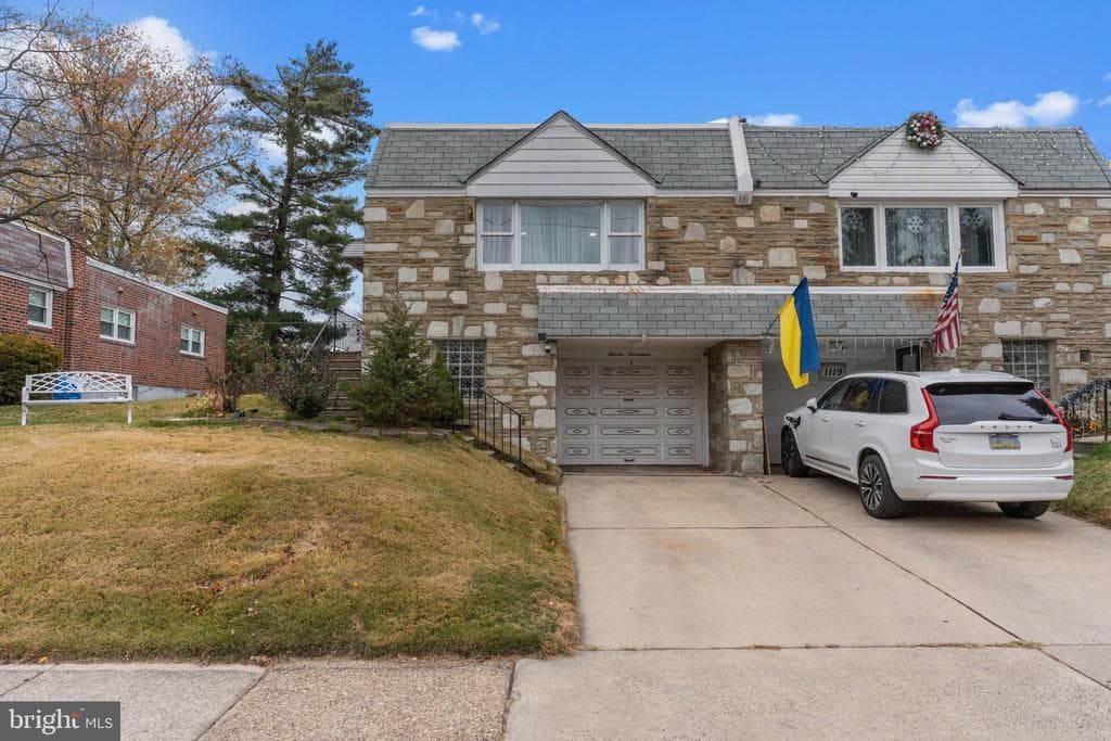 1117 Surrey Road photo 1