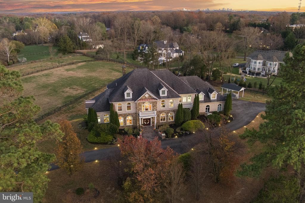 627 Walker Road photo 1