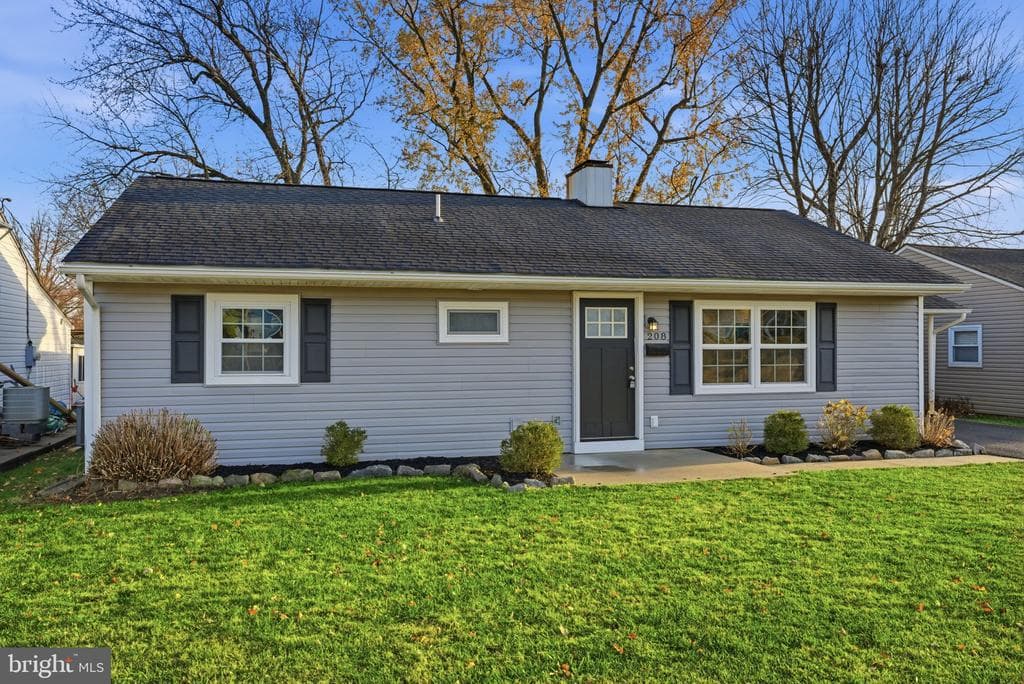 208 Trenton Road photo 1