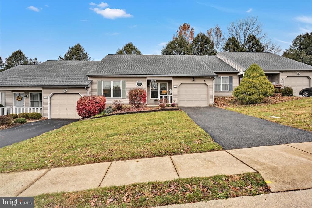 32 Knollwood Road photo 1