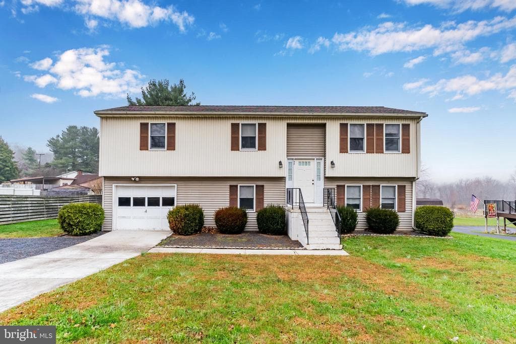 548 S Mountain Road photo 1