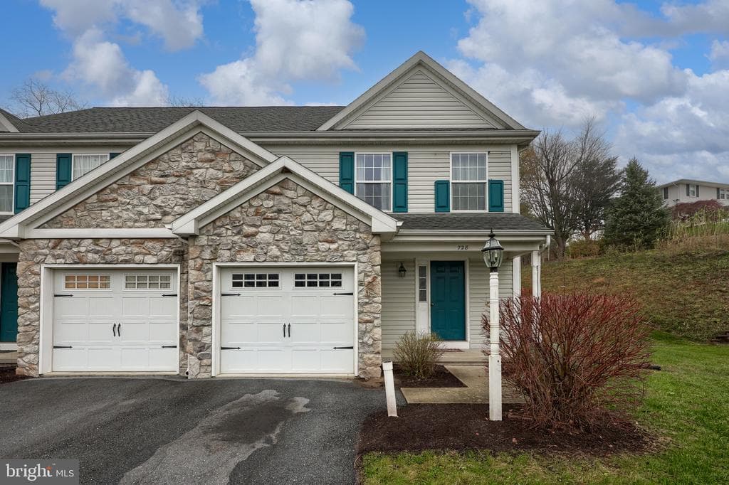 728 Winding Lane photo 1