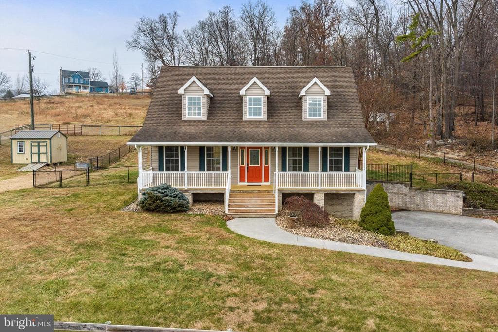 6527 Stable View Ln photo 1