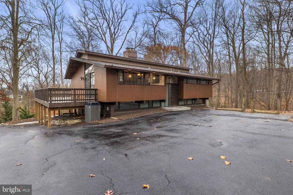 3230 Basford Road photo 1