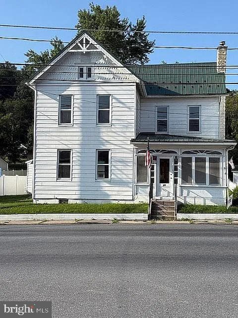 96 E Penn Street photo 1