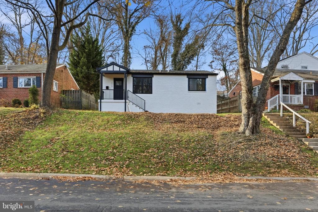 413 Williamsburg Drive photo 1