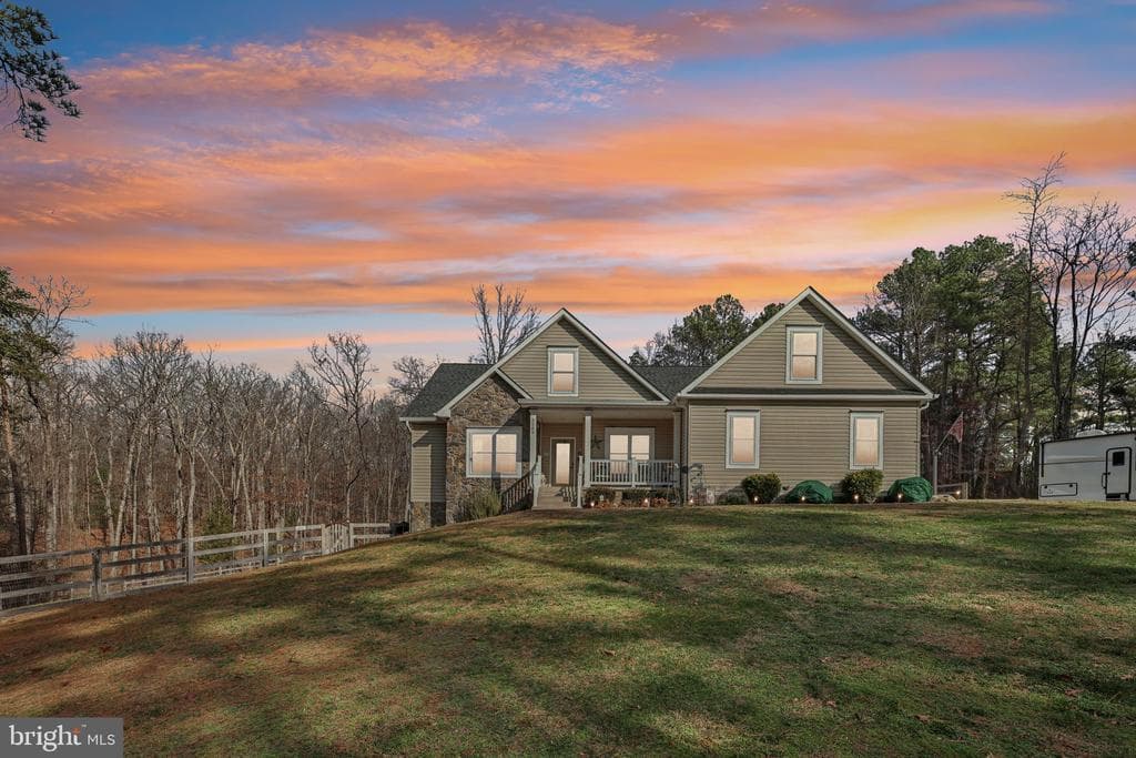 3289 Rivermont Drive photo 1