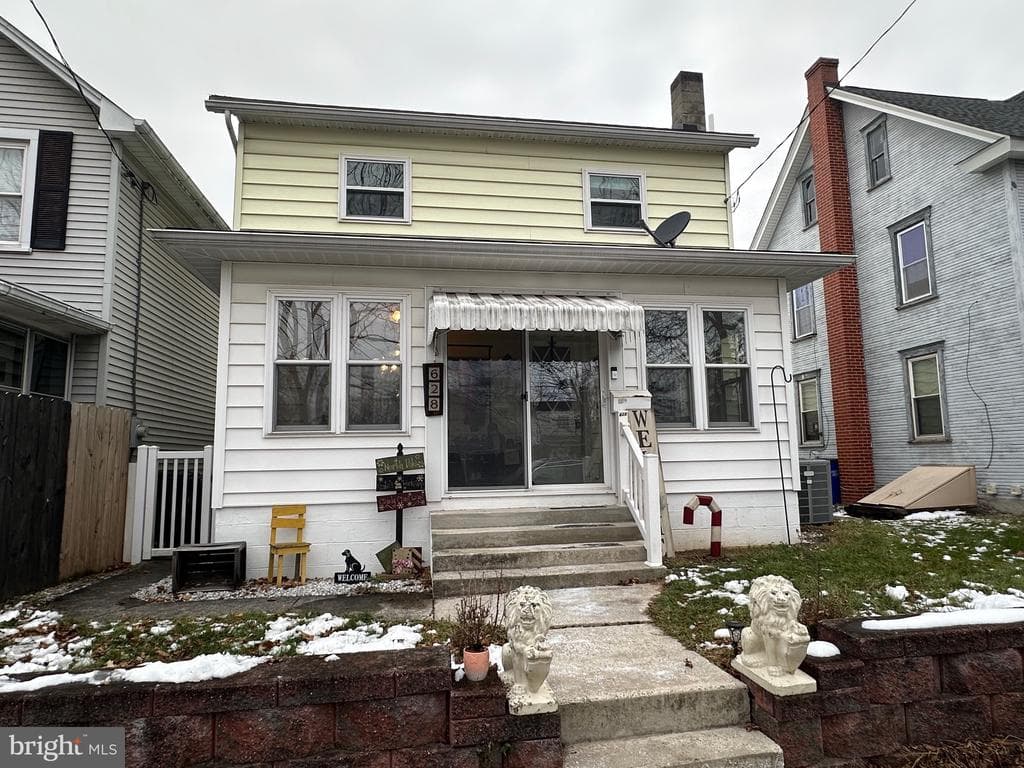 628 Locust Street photo 1