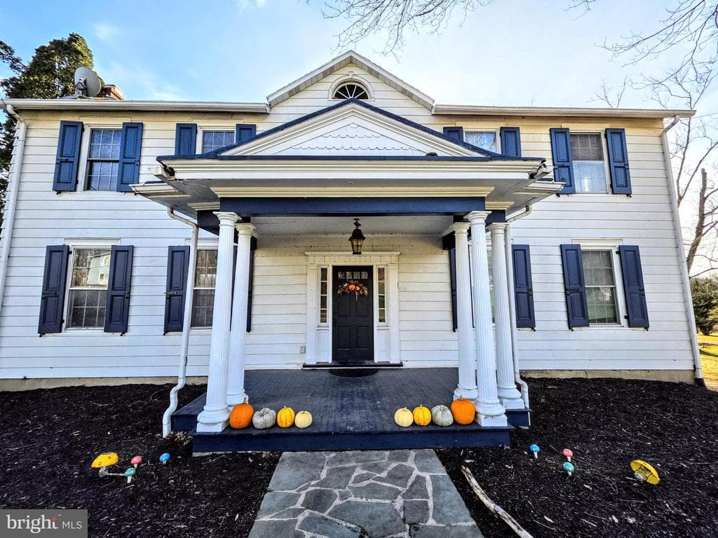 155 W Adamsdale Road photo 1