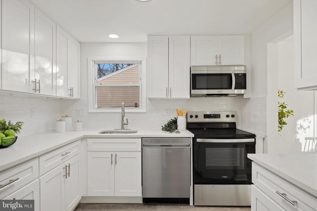 9317 Edway Circle photo 1