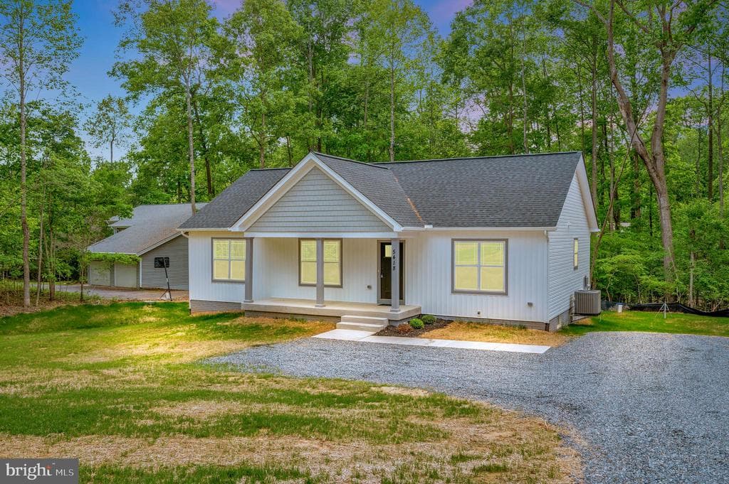 10228 Duerson Lane photo 1