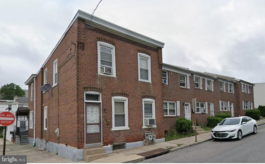 501 E Airy Street photo 1