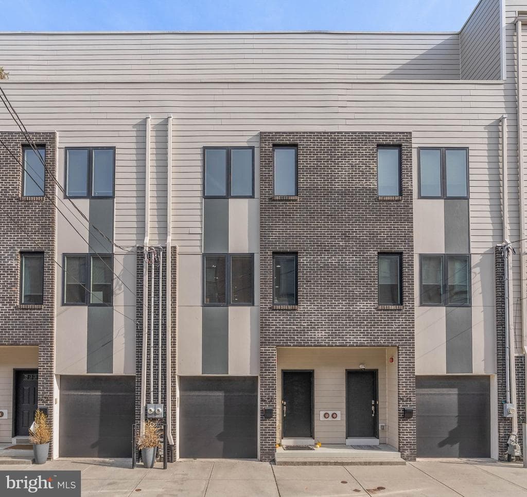 1423 S Howard Street photo 1
