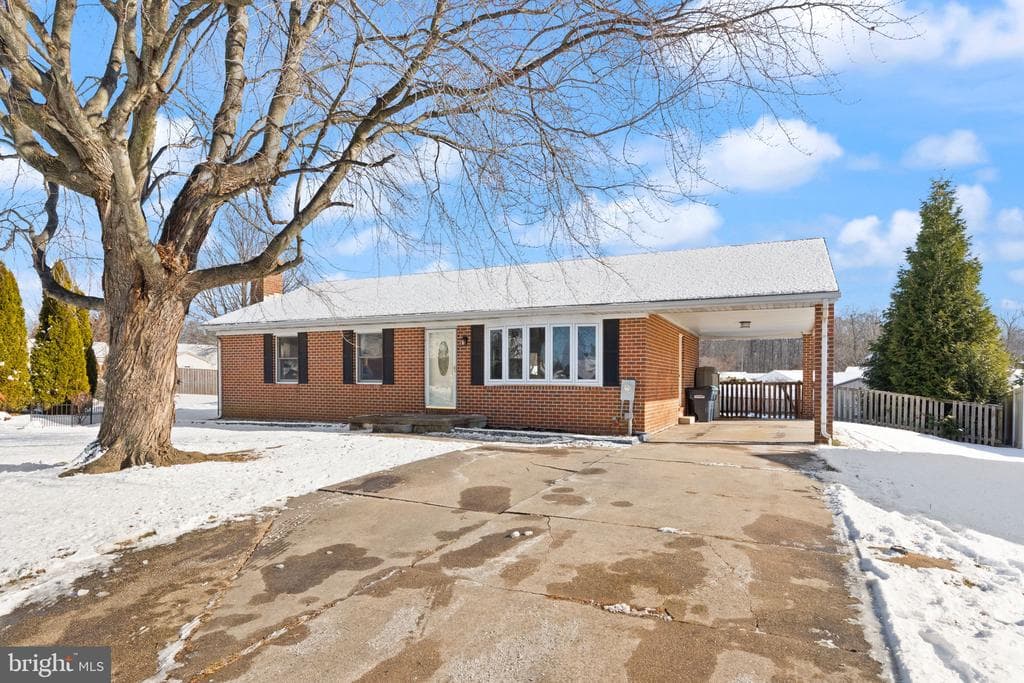1711 Allen Court photo 1