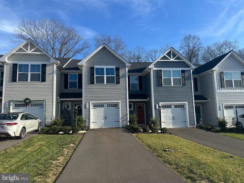 153 Gunnison Drive photo 1