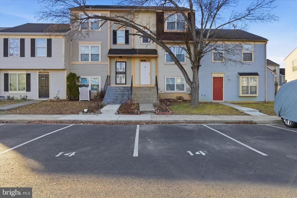 14 Oakside Lane photo 1