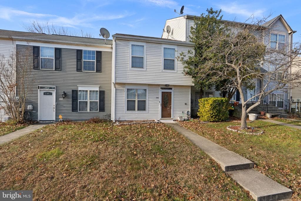 4296 Drake Court photo 1