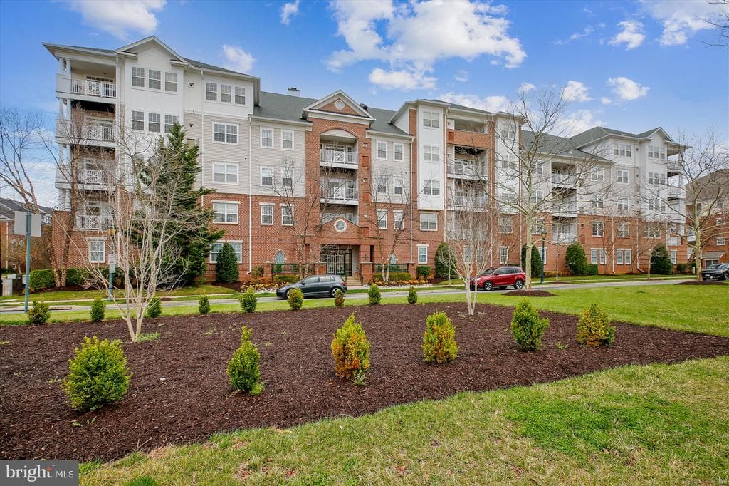 327 King Farm Boulevard #309 photo 1