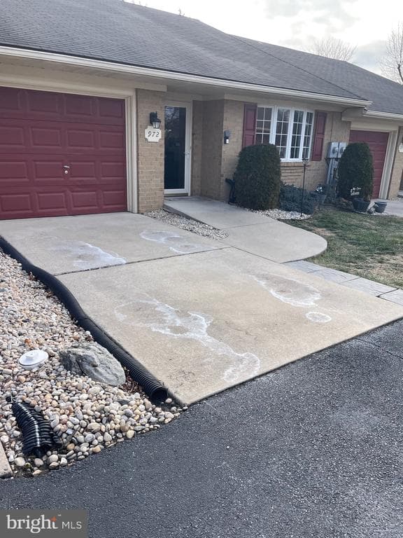 972 W Irvin Avenue W photo 1