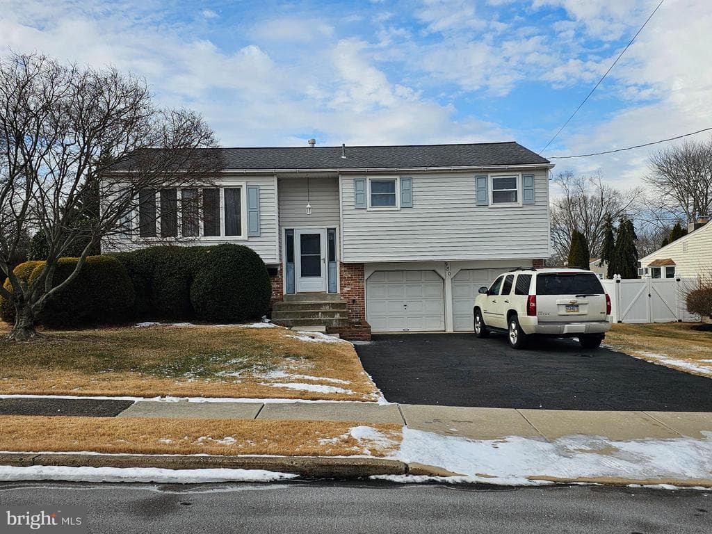 980 Marshall Drive photo 1