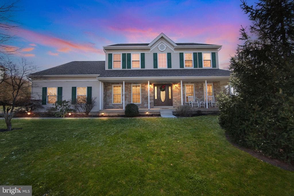 110 Persimmon Drive photo 1
