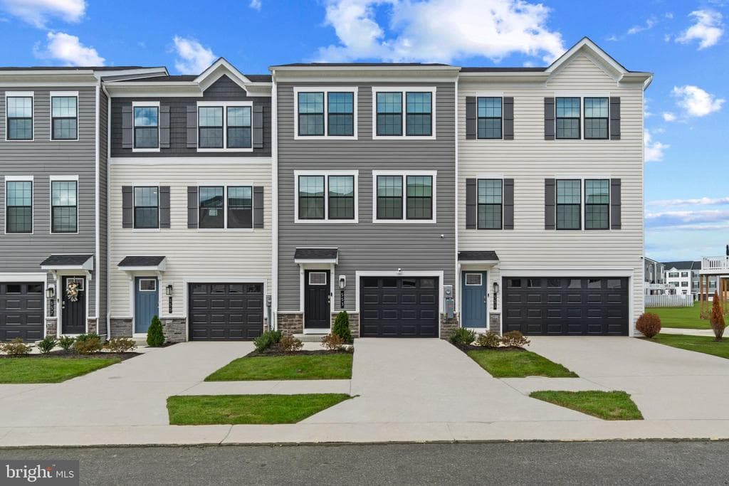 242 Soft Rush Lane photo 1