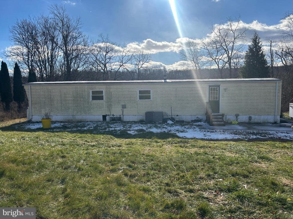 891 Traver Drive photo 1