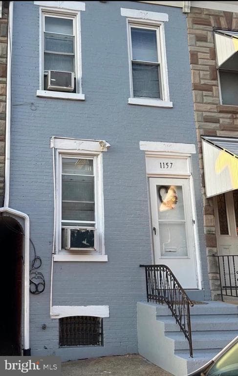 1157 Green Street photo 1