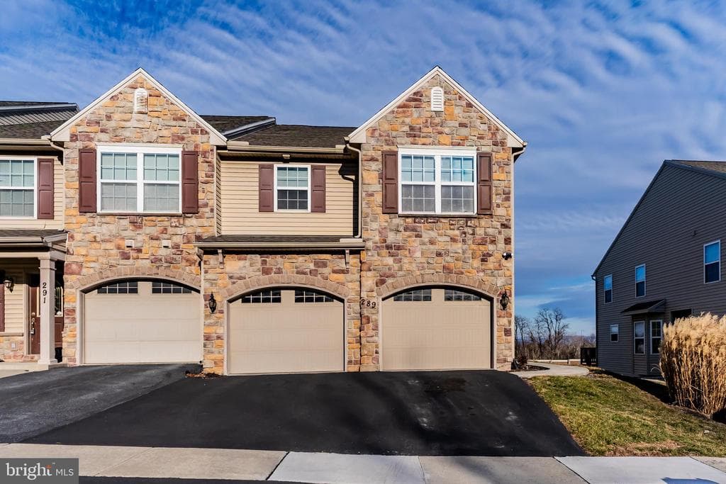 289 Fieldstone Court #94 photo 1
