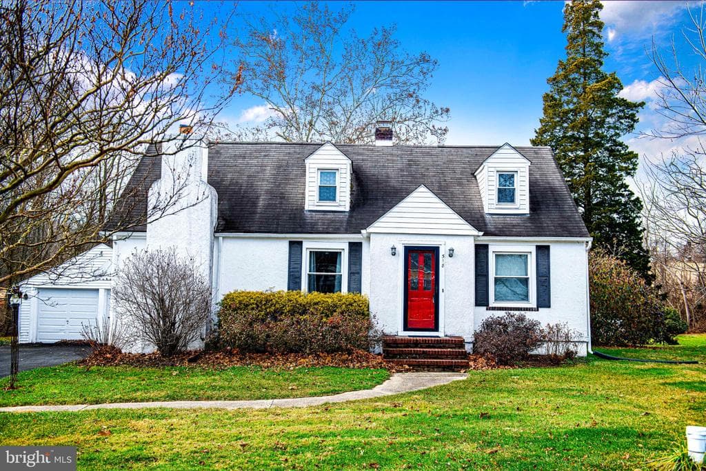 518 N Paradise Road photo 1