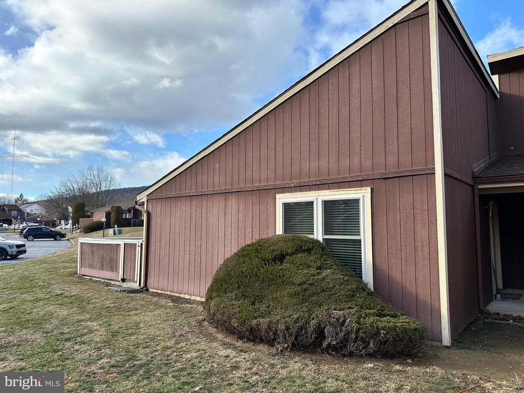 835 Charlotte Way photo 1