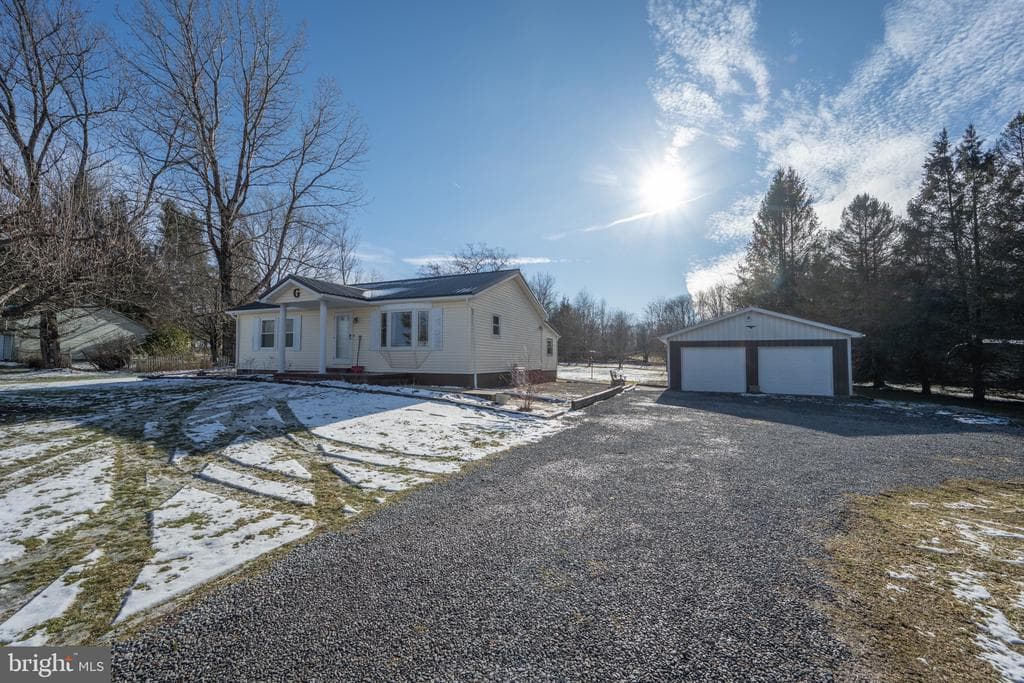 1108 Hutton Road photo 1