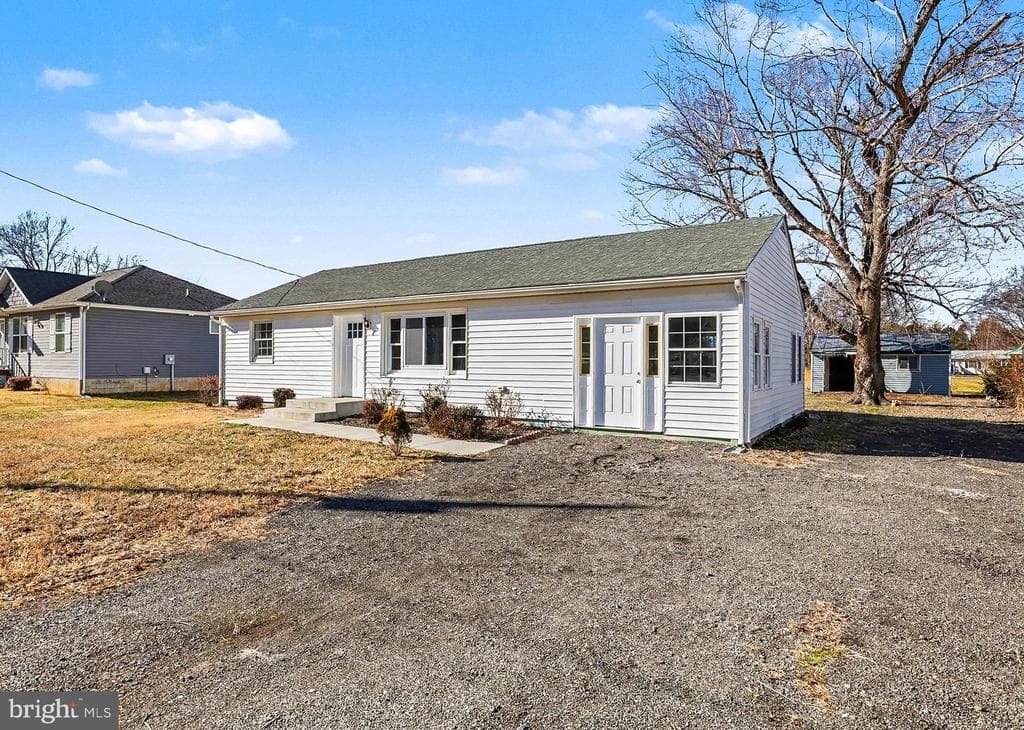187 Brooks Drive photo 1