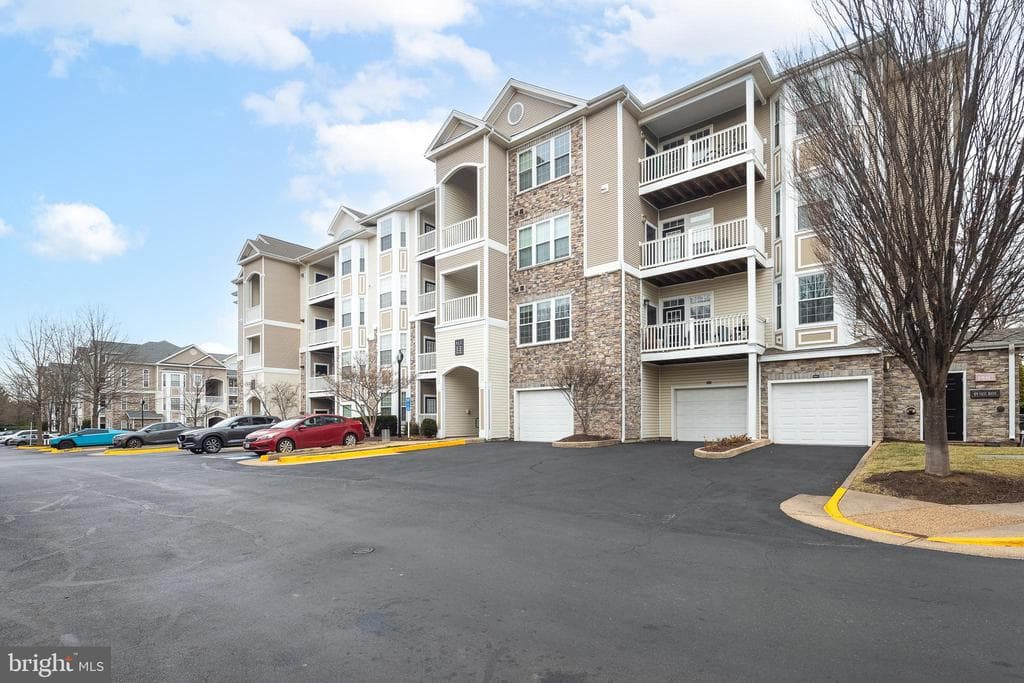 512 Sunset View Terrace SE #402 photo 1