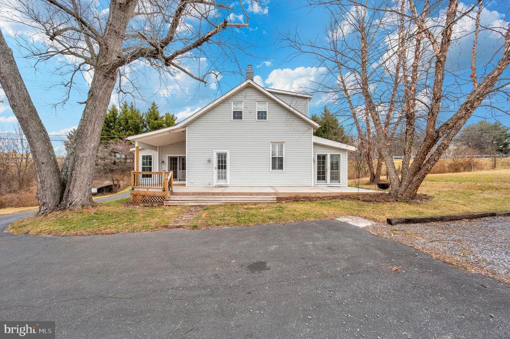 11646 Creagerstown Road photo 1