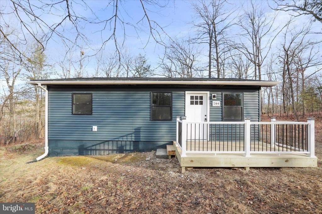 244 Hickory Road photo 1