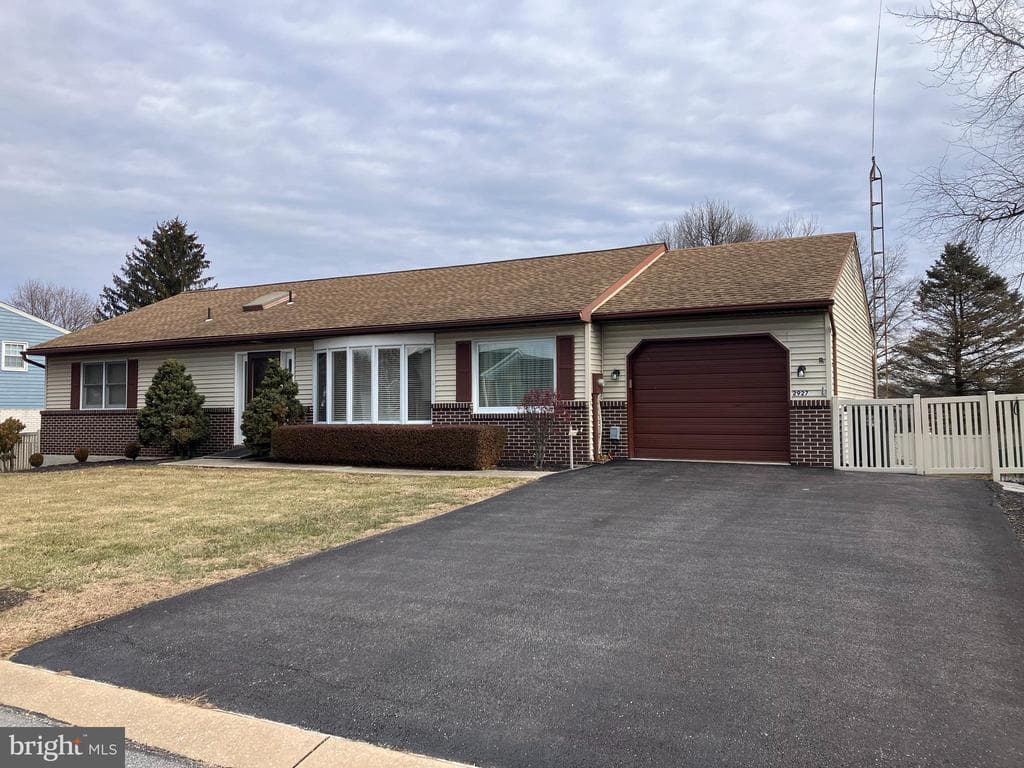 2927 Woodshead Terrace photo 1