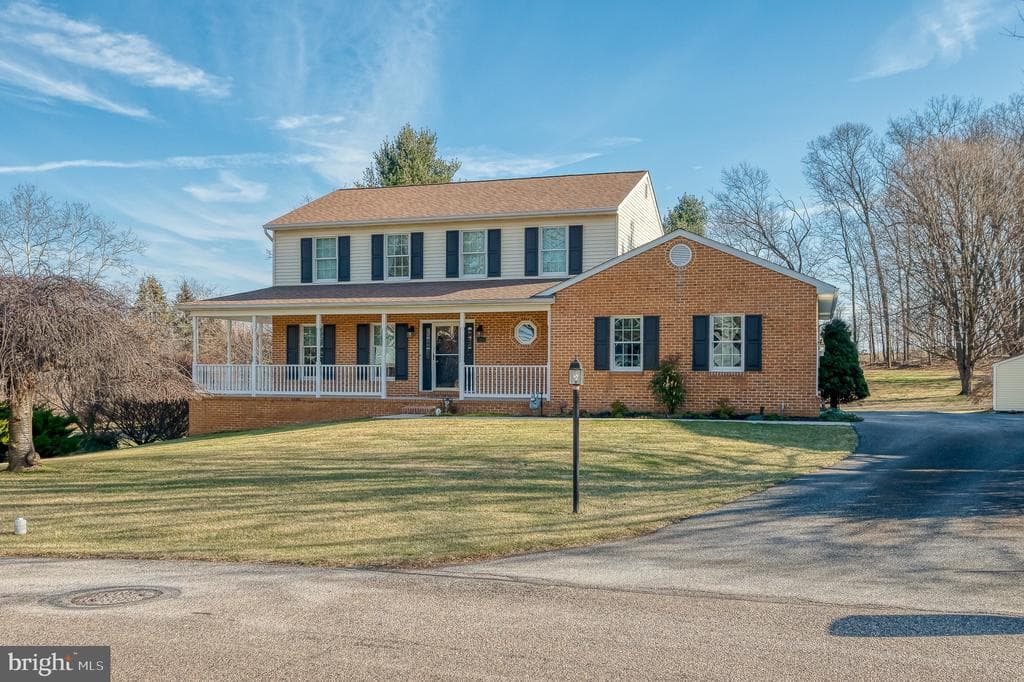 115 Penny Lane photo 1