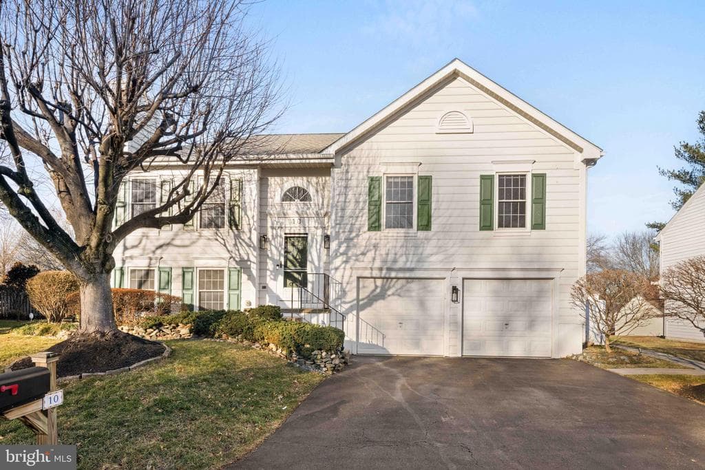 10 Scottsbury Court photo 1