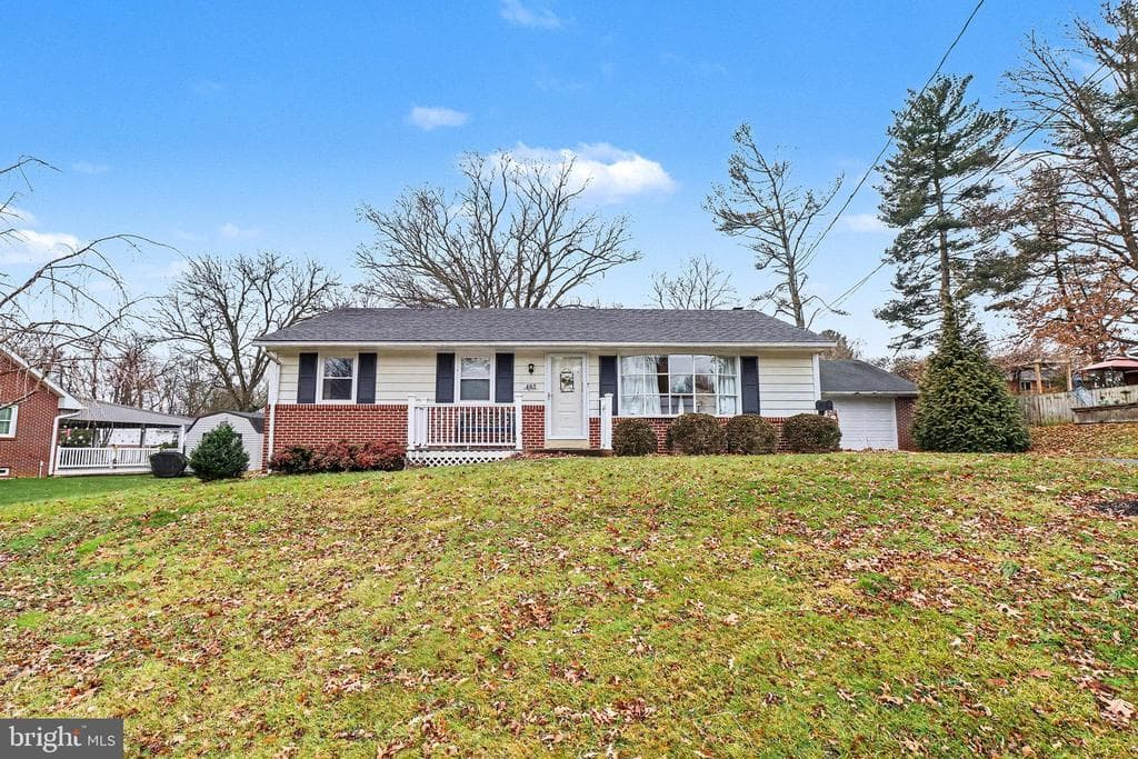 405 Spring Drive photo 1