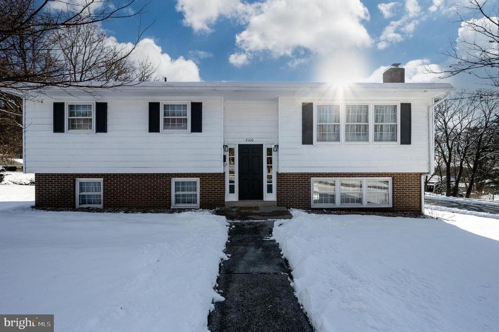 2100 Elizabeth Avenue photo 1