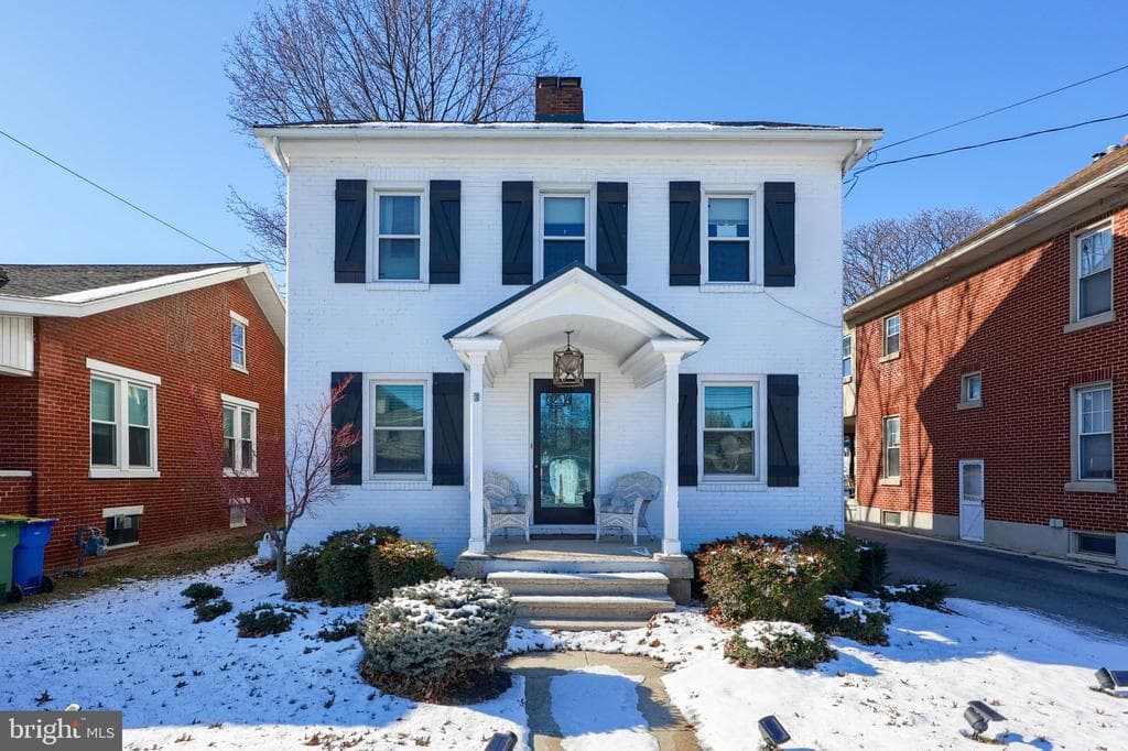 1870 N Susquehanna Trail photo 1