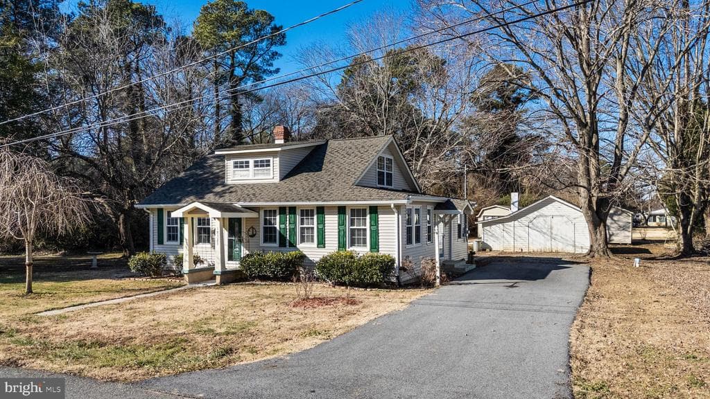 18323 Oakland Drive photo 1