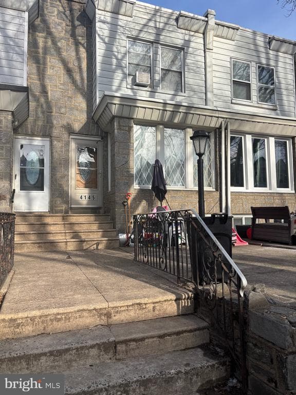 4145 Barnett Street photo 1